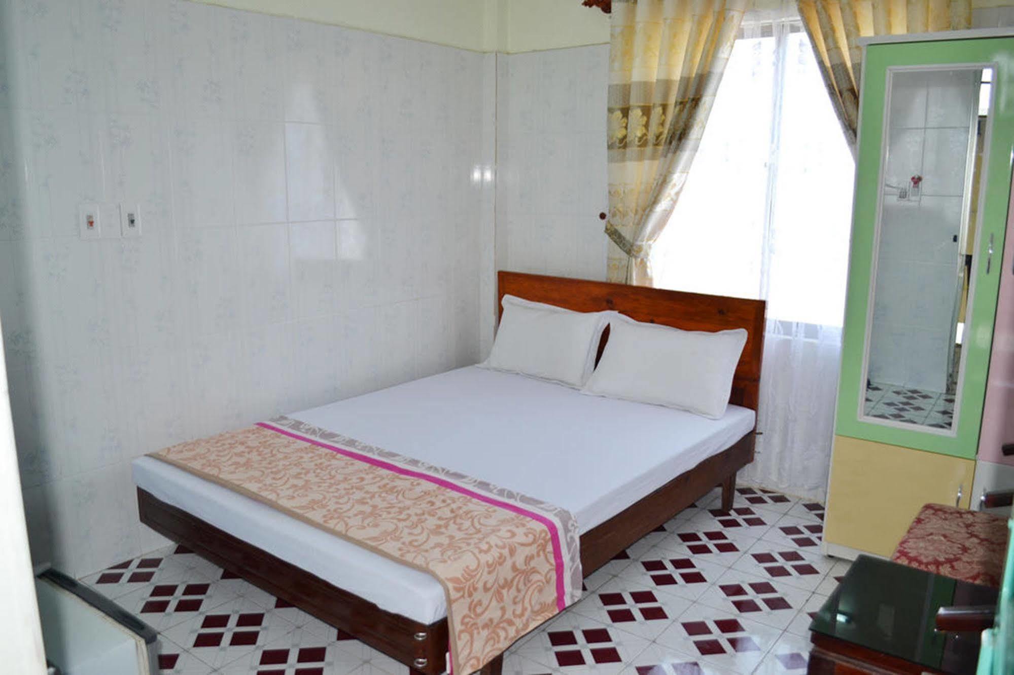 Anh Linh 1 Hotel Dong Hoi Exterior photo